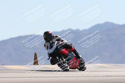media/Oct-13-2025-Moto Forza (Mon) [[a66d839500]]/3-B Group/Session 4 (Turn 9)/